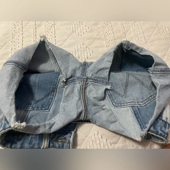 WRANGELR AND BILLABONG: Shorts size 27. Used but still in good condition - Picture 7 of 7